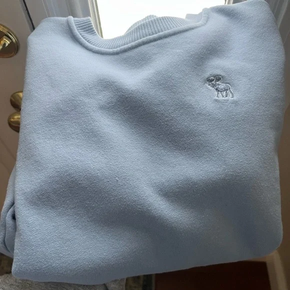 Youth Abercrombie crew neck sweatshirt, worn once or twice EUC. Size 13/14 - Picture 4 of 4